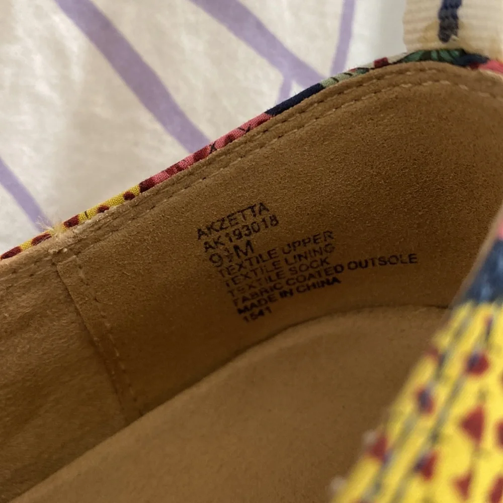 Anne Klein iFlex Zetta Pineapple Print Espadrille Flat Zip Up Sneaker Size 9.5M